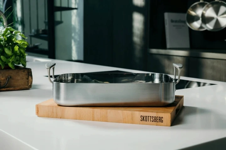 Duża brytfanna stalowa z rusztem 35x25cm Skottsberg Stainless Steel