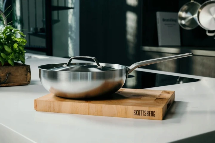 Patelnia Wok ze Stali Nierdzewnej 28cm Skottsberg