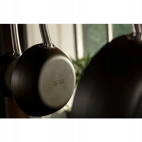 Patelnia Wok ze stali węglowej 24 cm Skottsberg Carbon Steel