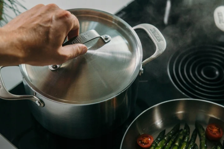 Garnek z pokrywką ze stali nierdzewnej 20 cm Skottsberg Stainless Steel